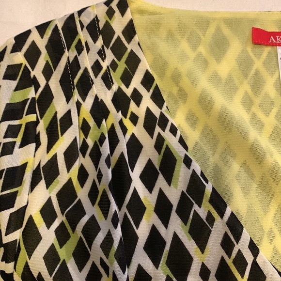 AK Anne Klein size small printed top - Picture 8 of 8